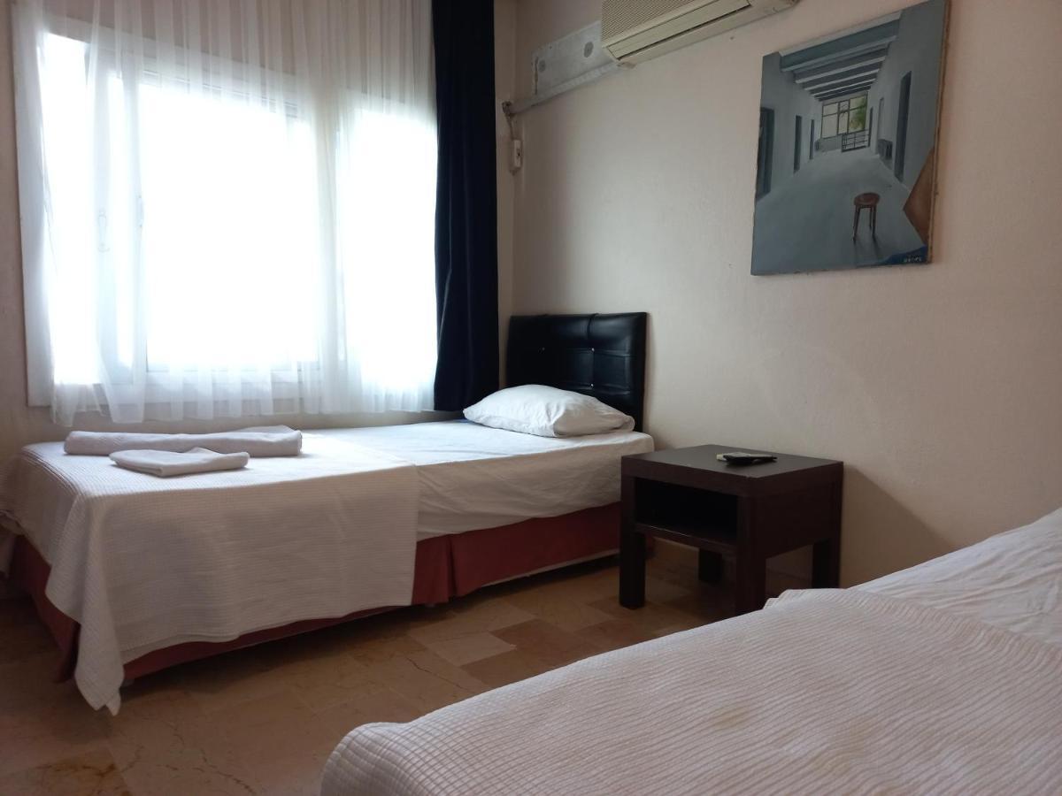 Blue Otel Çeşme Esterno foto